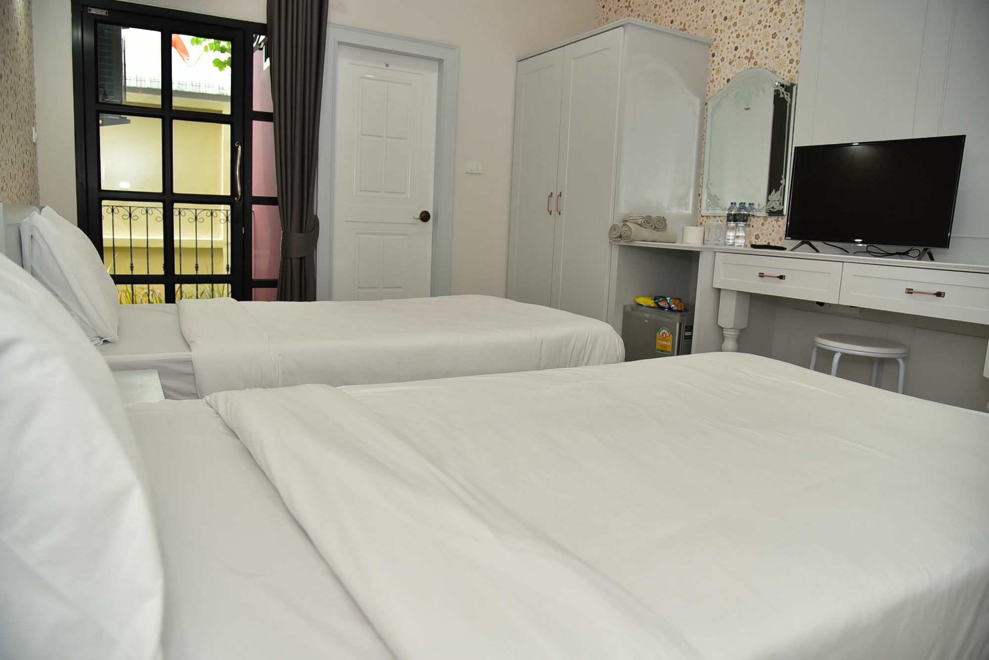 Ploy'S Pearl Hotel Σούρατ Τανί Εξωτερικό φωτογραφία