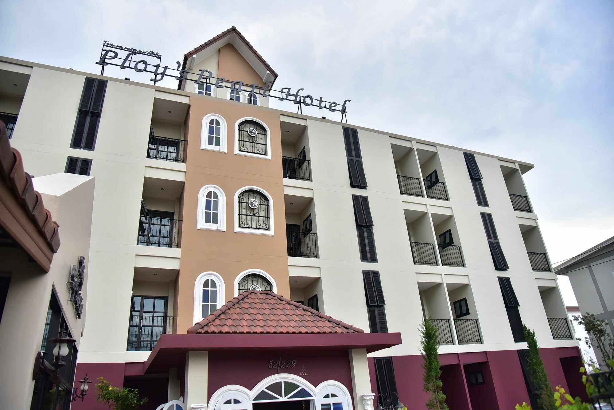 Ploy'S Pearl Hotel Σούρατ Τανί Εξωτερικό φωτογραφία